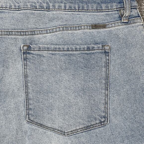 Kancan High Rise Boyfriend Jeans Plus Sz 22 Light Wash Distressed Stretch NEW! - Picture 13 of 14